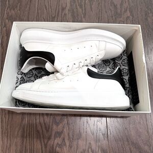 Alexander Mcqueen “Black n White”